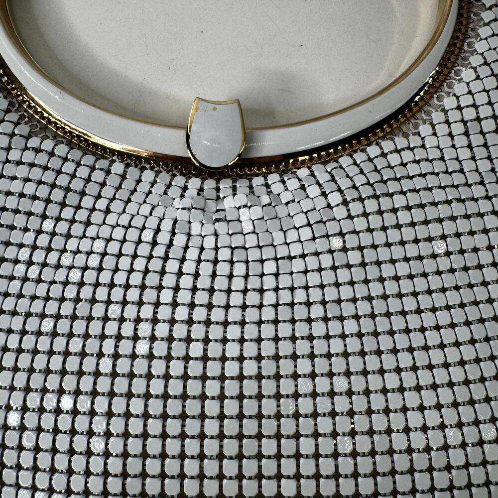 Vintage WHITE MESH Gold Tone Accents White Metal Strap LINED Shoulder Bag PURSE - Picture 2 of 5